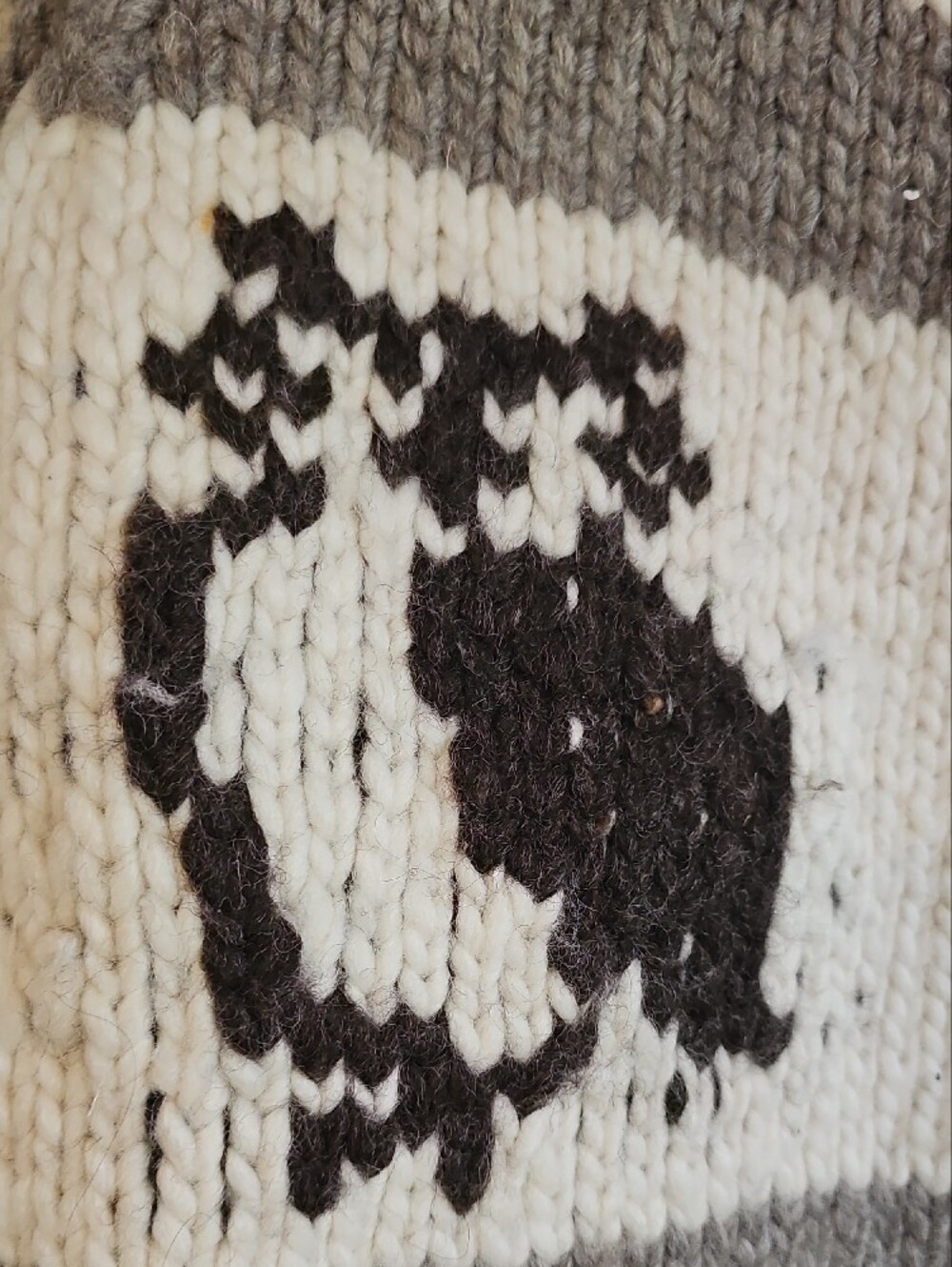 Hand Knit Vintage Cowichan Wool Vest With Owl Pattern - Picture 7 of 9